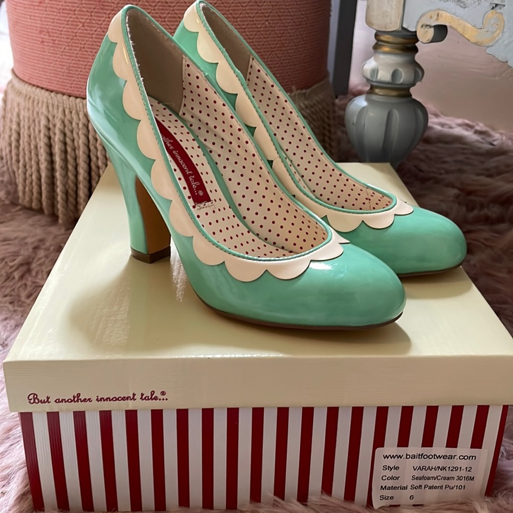 BAIT Seafoam pin-up retro style heels